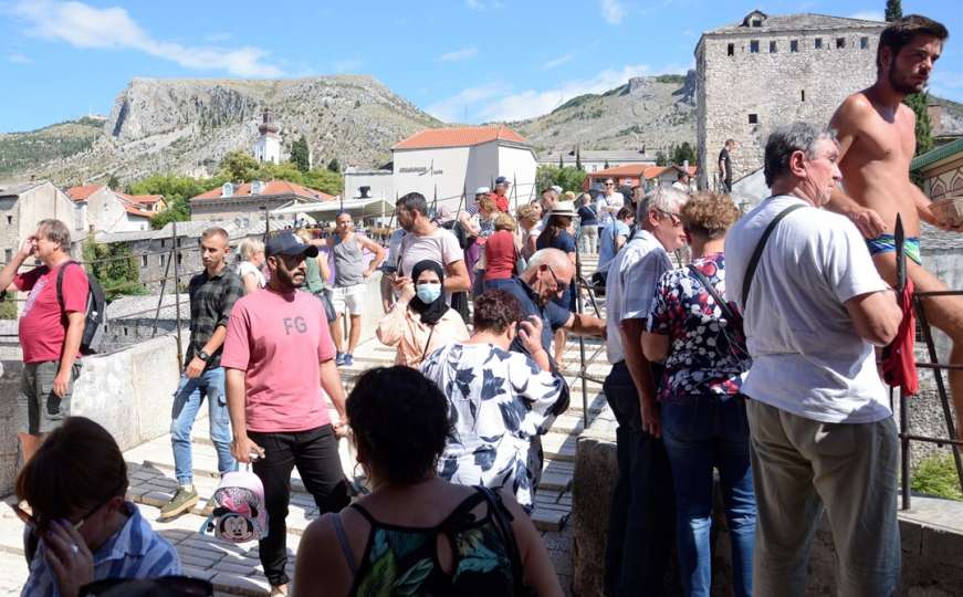 Ljeto je stalo u Mostaru: Pogledajte kako je danas bilo